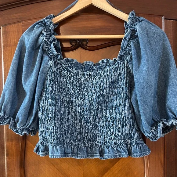 Levi's Denim Puff Sleeve Blouse - Picture 4 of 6